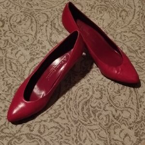 🌹EVAN PICONE Red Leather Pumps - EUC